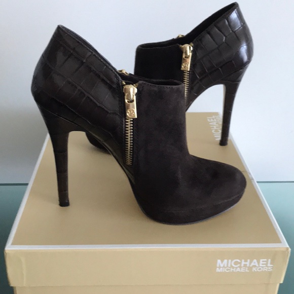 Shoes - Picture 1 of 5